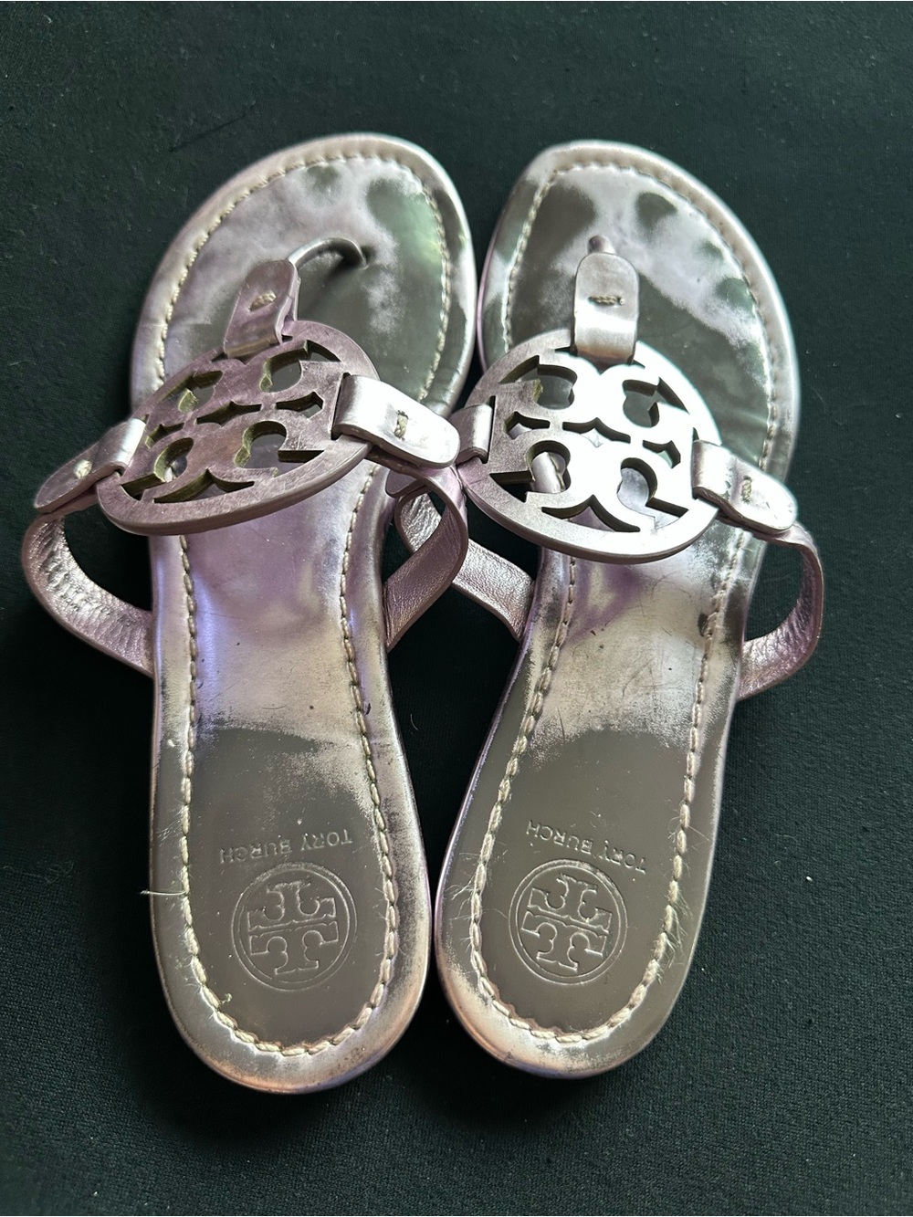 Tory Burch Iridescent Purple Miller Logo Thong Sandals eggplant patent leather - Picture 9 of 13